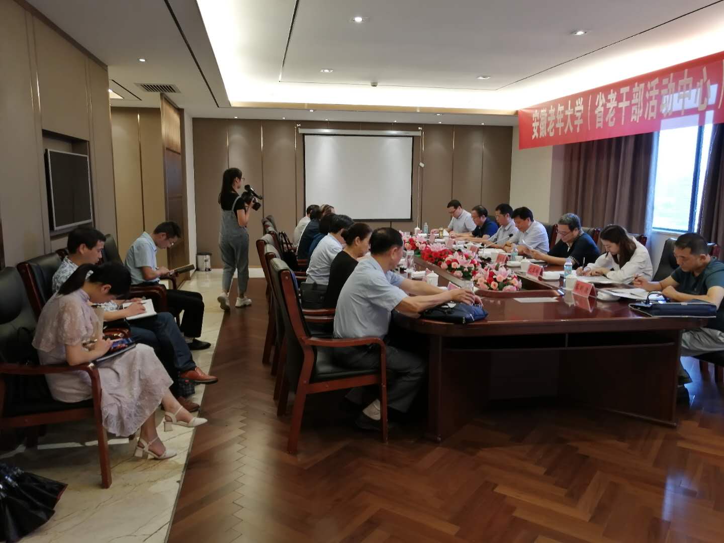 省、市老年大学领导来潜山老年大学调研,潜山市领导陪同(图6) 省、市老年大学领导来潜山老年大学调研,潜山市领导陪同(图6)